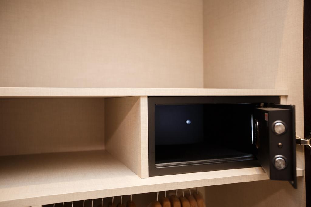 Luxury Triple Room,398374761:JPEG